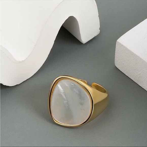 NEW Geometric White MOP Gold Adjustable Ring - Picture 5 of 7